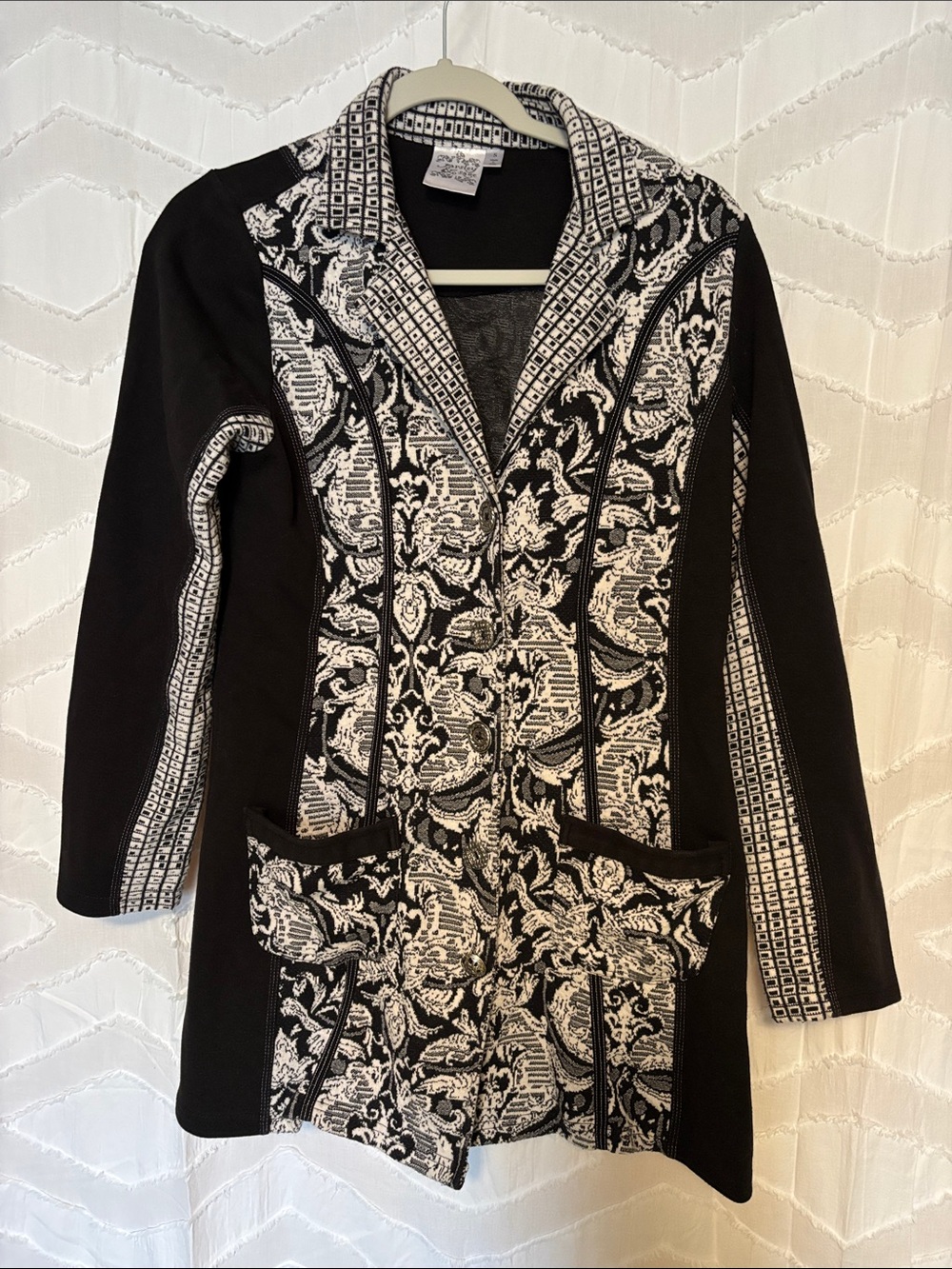 Parsley & Sage Black and White Geometric Cardigan
